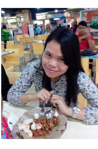 yg penting happy..wolles ajalh gk smua mslh hrus di bkin ribet..;)