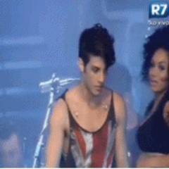 sucessor de uma vencedora é nunca desistirMeu nome é Amar,Meu sobrenome é viver,Minha vida é sonhar e meu sonho é vc @aguiarthur @ChayLeao ofc por @brancabrahao
