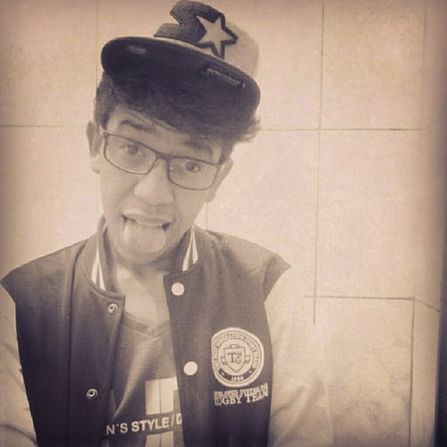 Cheio de corajem pra lutar   			instagram: thedougsaid