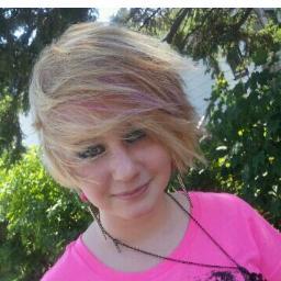 Haii! Im 13 years old and im about as weird and crazy as it gets! And to top that all off, I LOVE ONE DIRECTION!!