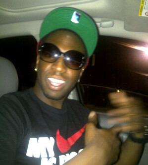 rhythmNblues_'s profile picture. One thing about music when it hits, you feel no pain.