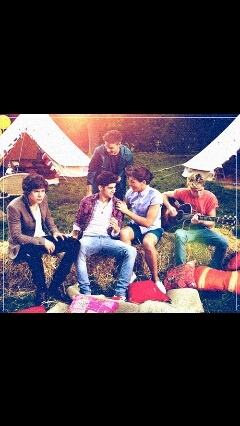 Directioners all the wayy! you a directioner?? FOLLOW! every directioner is welcome and loved!!:) ASK FOR FOLLOW BACK! goal:300 followers :)