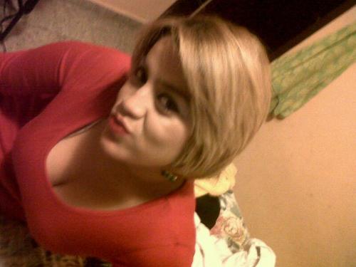 Soy una chava unica super relajada!! Un angel pero Cuando m tocan o m hacen algo puedo ser un demonio ,, bonita pero no estupida