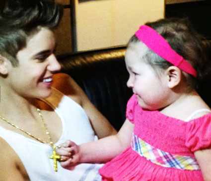 B E L I E B E R ! waiting for Justin to fuuuuck me harrrd [; those fingerz dow
