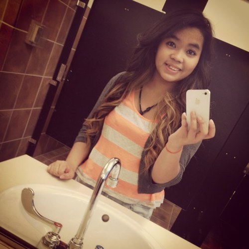 @TheRealPsanders is my inspiration. And I'm here to support Peyton! We be reppin' 21. Psanderette Forever! ♥ Peyton followed 12-28-11 at 10:06AM♥
