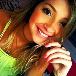 “Meu amor, eu já sou outra e sendo outra não sou mais sua.” —	Tati Bernardi
º Gaúcha e gremista! - 15 anos, escorpiana