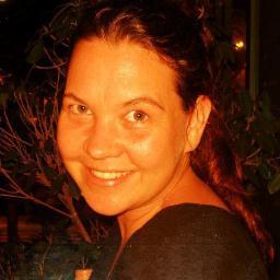 A global lady currently living in Oslo. Injustice pisses me off, music&people bring me joy. I am proud to work for @reddbarna, but tweeting my personal views.