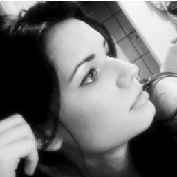 ...ah, essa mulher, essa menina - precisava sair daqui deste planeta que, tão freqüentemente, parece não comportar a sensibilidade.