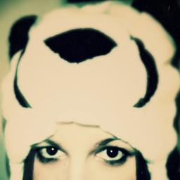 VivaLaBear's profile picture. #SwanQueen #dumptrump