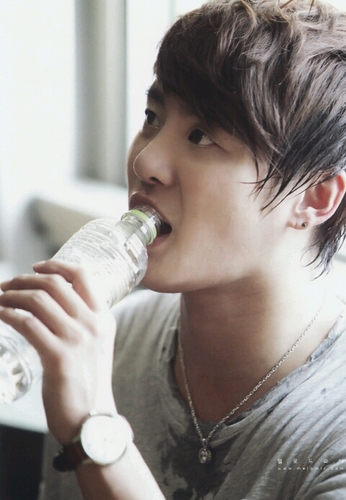 バスケ部/東方神起/SHINee/2PM/ソシ/すじゅ                                とりあえずどんどんフォローしちゃってください(^-^)vフォローしてくれたら音速のマッハでフォロバいきます(^o^)v