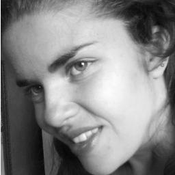 Mulher não gosta de dinheiro, gosta é de segurança. Se você der segurança, ela come arroz, feijão e ovo, e dorme no papelão com você.