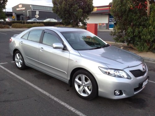 roopaussi's profile picture. 