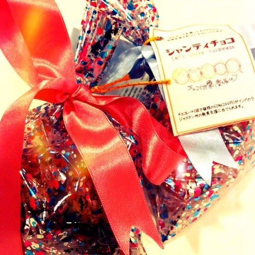 chocopro1's profile picture. NPO法人FTCJのチョコレートプロジェクト2012！チョコレートの価格設定、企画、パッキング、販売をすべて中高生が行い、その売り上げをインドの学校建設に役立てる国際協力をしています！
