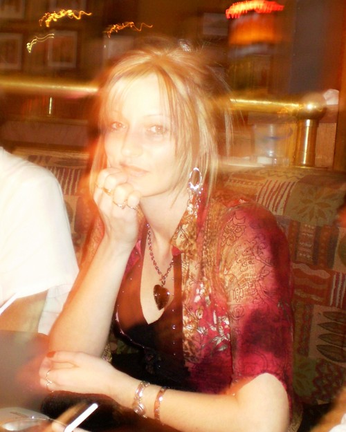 itsmeniki's profile picture. 