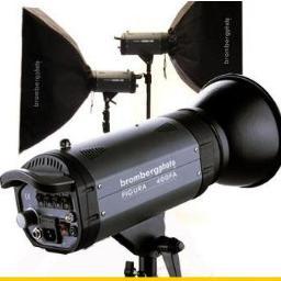 BrombergPhoto es una empresa con sede en Santiago de Chile representante y proveedora para Latino América de equipamiento de estudio fotográfico.