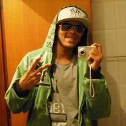 curto de tudo só não curto homem hsuahsuahsua