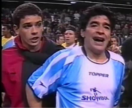 me llamo Santiago y soy de Newell's