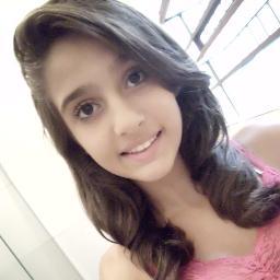 Sou ciumenta, boba, insegura, romântica, chorona, mandona, orgulhosa, irônica, sonhadora, exagerada e dramática. Gostou? Follow-me. 3