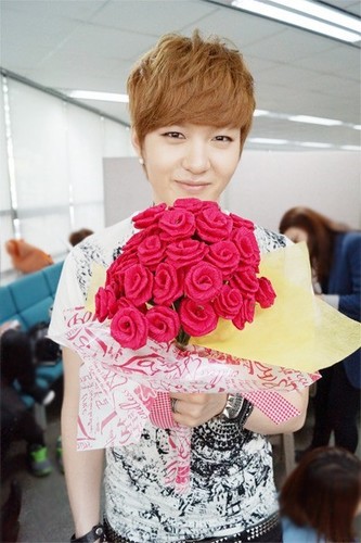 본업:뷰티 부업:멜로디 ♥비스트♥비투비♥