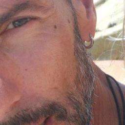 a_degregorio's profile picture. giornalista. padre. chitarrista. rompicoglioni. Il mio blog : …https://t.co/liCtnfhOpD