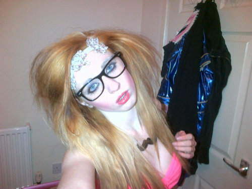 amy_iles kik ya know what to do:)!