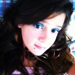 gicacandida's profile picture. A terra continua a girar, dias ruins virão também e o céu não vai desabar.