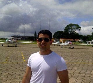 Oficial de la Aviacion y Piloto de la Fuerza Aérea Boliviana, agradecido con Dios y la Virgen por permitirme seguir cosechando triunfos