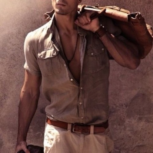 Mubark9899's profile picture. متذوق للشعر الرومنسي