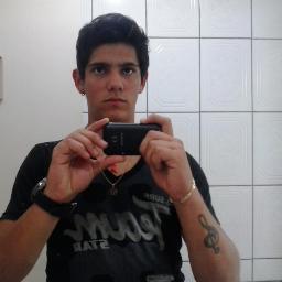 O amor as vezes pode parecer magia! Mas as vezes a magia pode ser apenas uma ilusao!!