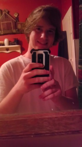 hello I am derrick i like to have fun and I am a very nice person I almost forgot I also have an amazing wife she is beautiful and I love her