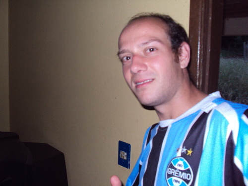 gosto de fazer novas amizades,de futebol de sair,de estar com a minha família