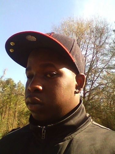 naqueezy23's profile picture. 