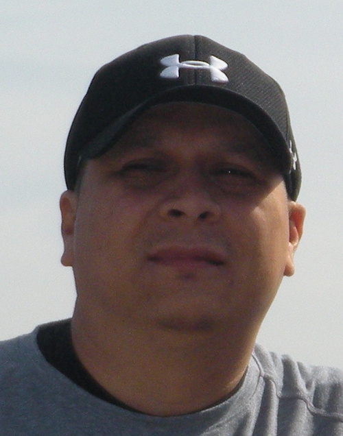 cnune00's profile picture. Married and have 3 girls.