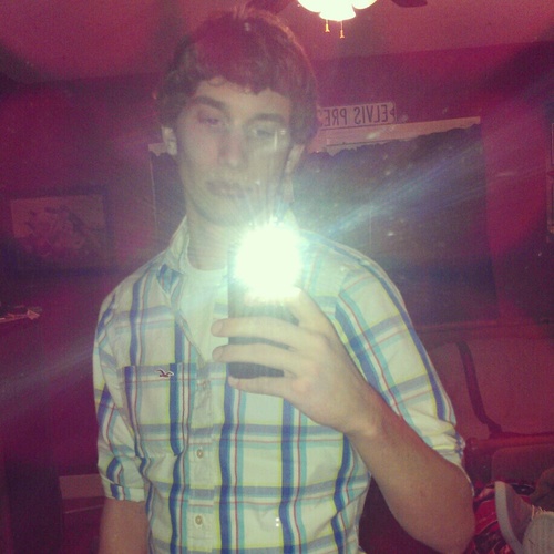 I'm 17 I play basketball. I love listening to music. follow and I follow back ;)