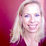 Product designer / creative thinker / lover of experience design, information visualization, typography, and white space