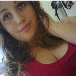 Só passei pra dizer que adoro essa menina que ela é tudo pra min s2 bjoss do seu mano @douglinzin :)