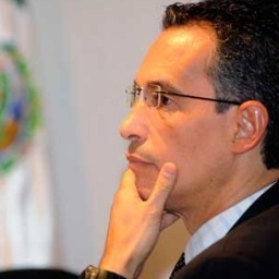 Comisionado del IFAI.