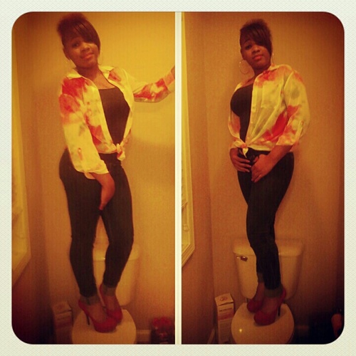 IM SINGLE...! #TeamFollowBack ; follow me on instagram @ahmoni_somone_ & Follow My LoveBug: @_Shocking_Truth