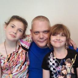 A father who loves his children. Fighting to prove his inocence. Fighting for his children.