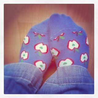 LinaLuna74's profile picture. Blog: siehe URL

Musikerin. Single. Mama. Katzen•Leben•Lachen•Weinen•Zweifeln•Freuen•Fotos•Vegankram•Garten•Stadt•Land• Luft•Yoga•undsoweiter.