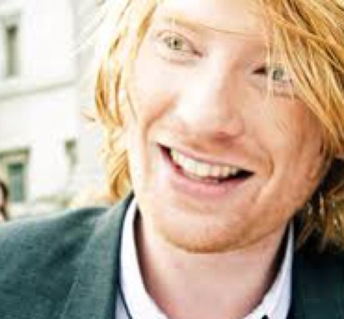 The oldest Weasley. Multi-RP. Gryffindor, Gringott's Curse Breaker, Member of the OotP, part-werewolf. Will RP any era. Single Romance RP with @FleurDelacourx.