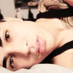 JoeyDiamondFake's profile picture. Worthless