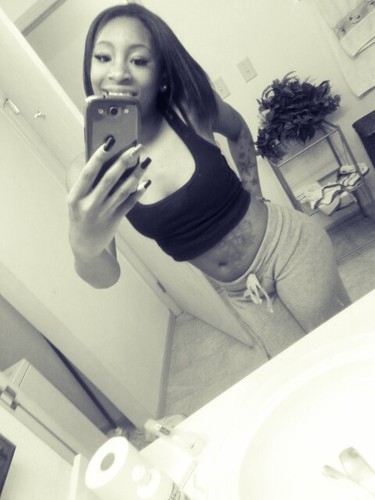 &&ii LoVe MY FuKiiN SeLF ,,, TEaM No KidZ , TEAM DArK SKiiN , TEaM Sexii , AGe 18 , boyfriend: none