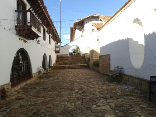 a la mierda la tristeza en la verdad del sol se encuentra el pensamiento...