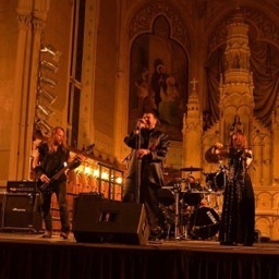 Chicago Doom Metal: Mark Weiner (vocals), Rachel Barton Pine (violin), Jason Muxlow and Tony Spillman (guitars), Ron Holzner (bass), Chris Wozniak (drums).
