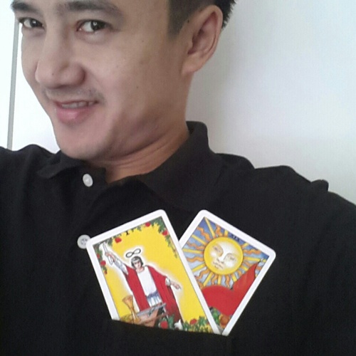 auntarot's profile picture. 