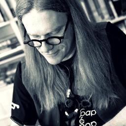 Bons fones, se possível. Boa música, sempre!
Humberto Gessinger.