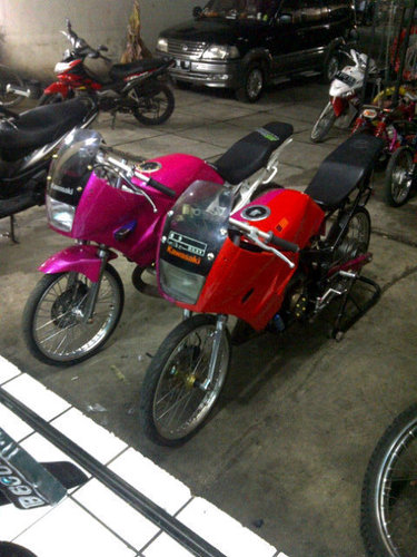 I'm just an ordinary people...who want's to be a bigger man...▼Want's a new challenge▼...♠God Speed♠...♥just love my wife @intanoliviaa♥ •high octane seller•