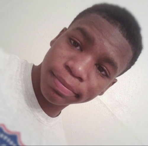 Collinwood highschool.....i love basketball..i follow back..Lafamillia