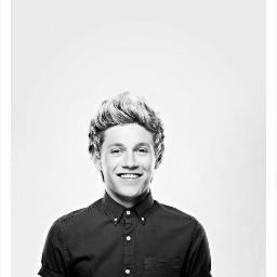 Once a directioner always a directioner ❤
One direction• Demi • Ariana • Emblem3• Forever 0/5 0/3 •Dinah/5 • Madison followed me• Skipper&Boris RT my tweets•